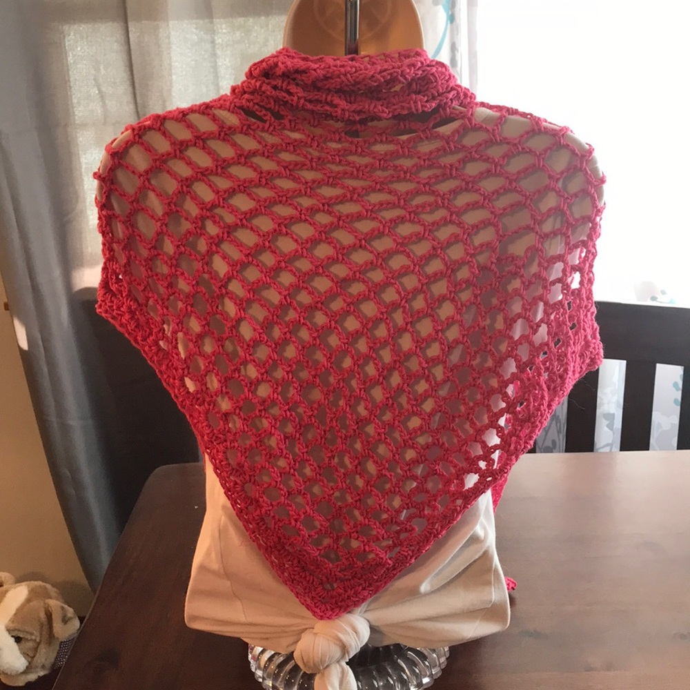 Triangle scarf - Picture 2 of 3